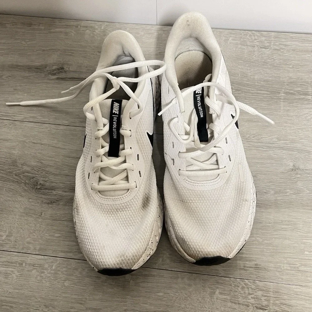 Nike Revolution 5 Womens Running Shoes White Black Oreo Size 10 DJ6009-100
